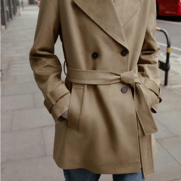 Elegant Beige Trench Coat - Picture 2 of 6